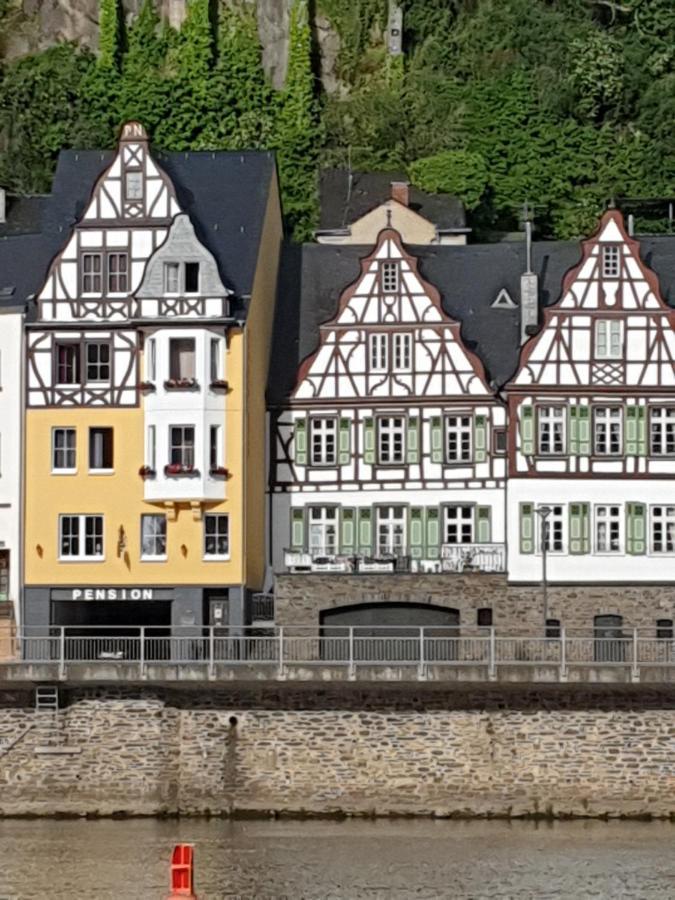 Haus Burgfrieden Cochem Hotel Bagian luar foto