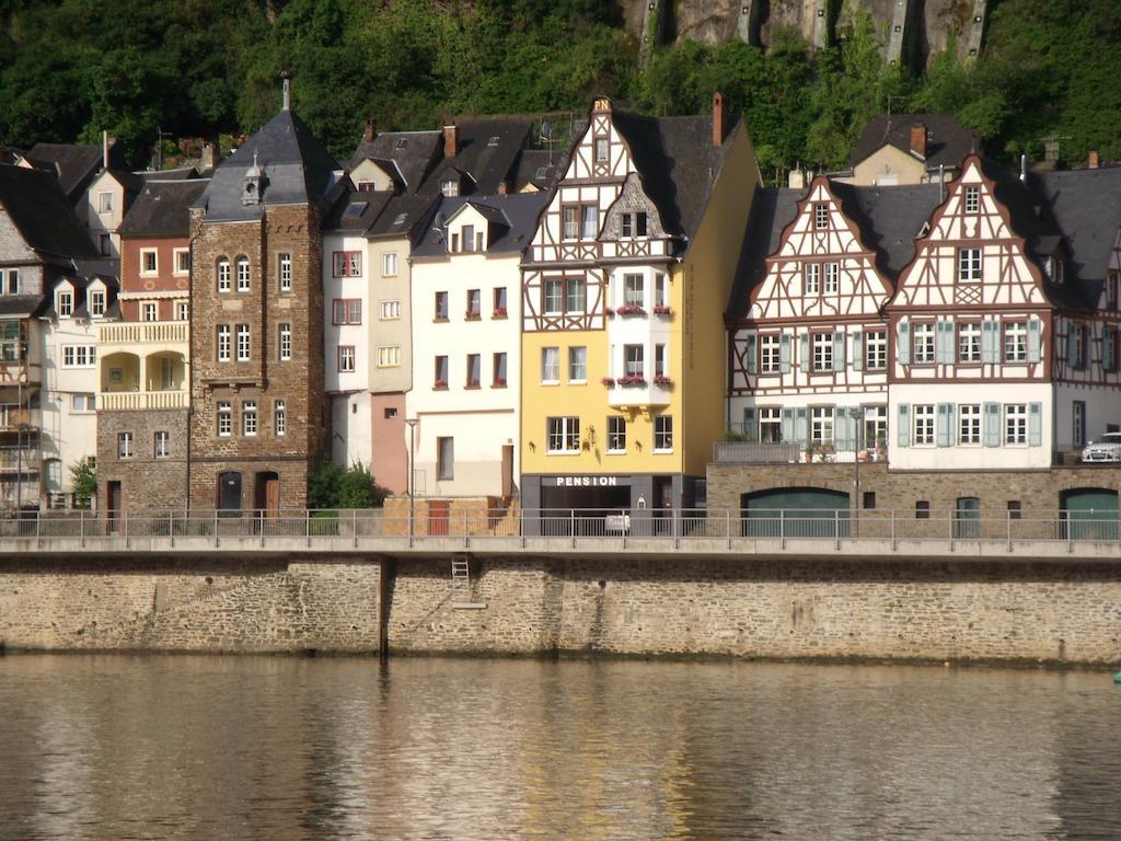 Haus Burgfrieden Cochem Hotel Bagian luar foto